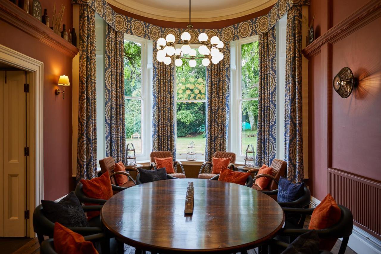 Отель The Retreat, Elcot Park Ньюбери Экстерьер фото