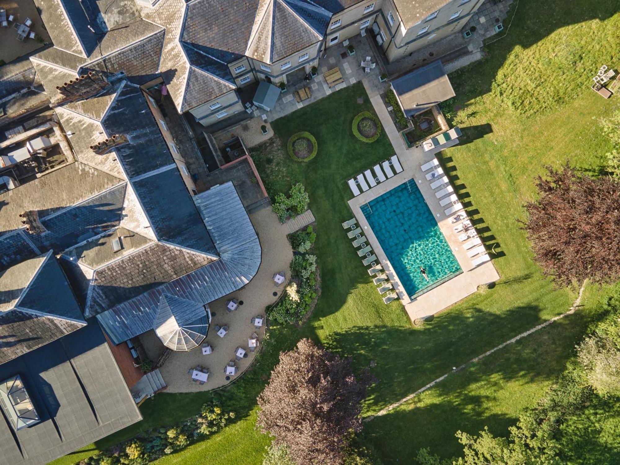 Отель The Retreat, Elcot Park Ньюбери Экстерьер фото