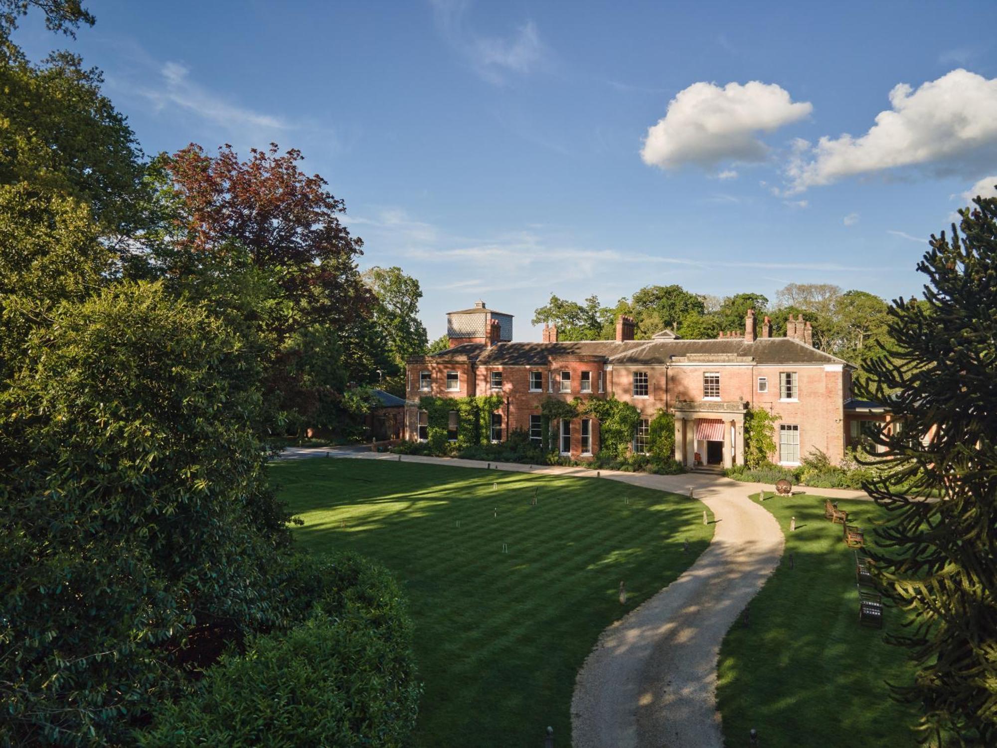 Отель The Retreat, Elcot Park Ньюбери Экстерьер фото